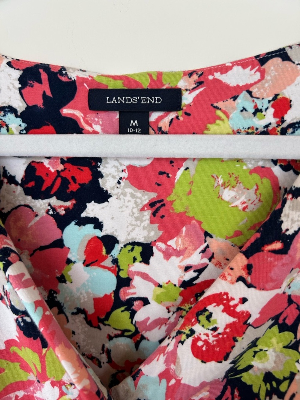 Lands End Stretchy Over the Head No Zips, Clips or Hooks! Size Medium. - Picture 5 of 5